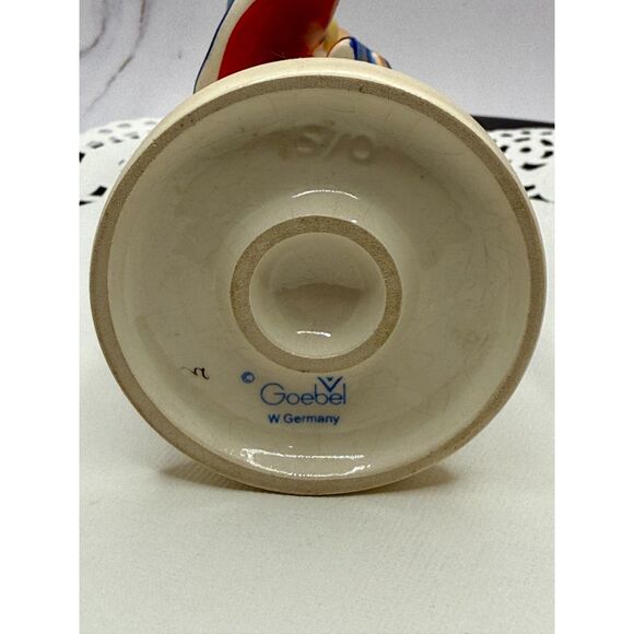 Hummel Hear Ye, Hear Ye, #15/0, TMK5, 1970s, Germany, Boy Blowing horn - Picture 6 of 10